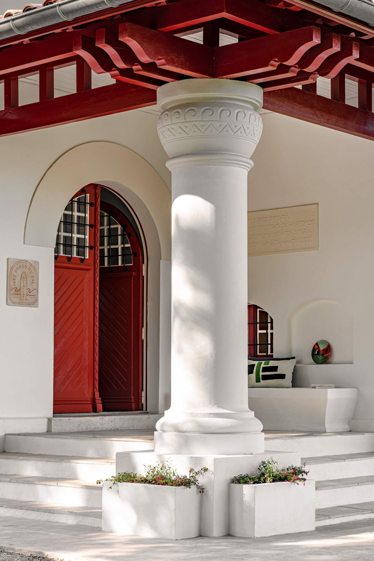 YinjiSpace Iconic House x Les Bords Du Lac